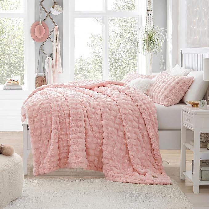 Bedsure 3D Fleece Bubble Blanket - GentleSoft Pink King Blanket for Bed Sofa Room Decor - Luxury Soft Cozy Gifts for Kids Girls, Lightweight, All Seasons, Pink, 108"×90"