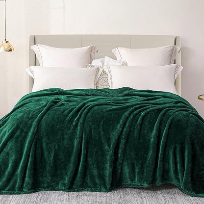 Exclusivo Mezcla Plush Fuzzy Fleece Bed Blanket King Size, Super Soft, Fluffy and Warm Blankets for Couch, Bed, All Season (Forest Green, 90x104 inches)