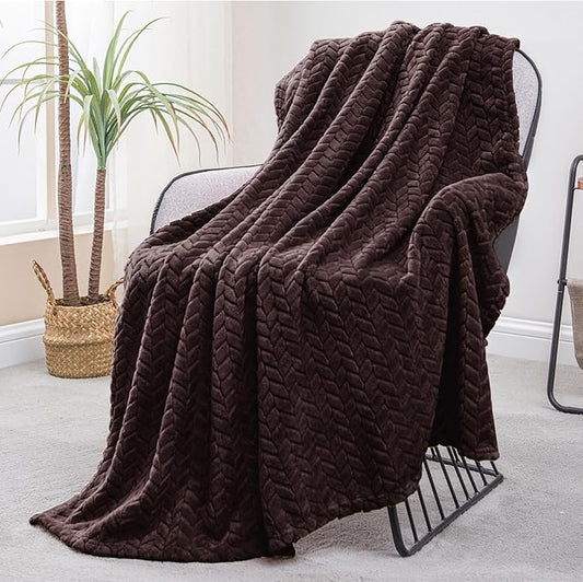 Exclusivo Mezcla Fleece Throw Blanket for Couch and Bed, 50x70 Inches Soft Cozy Jacquard Flannel Blankets, Lightweight Fuzzy Plush Warm Throws for Women, Coffee