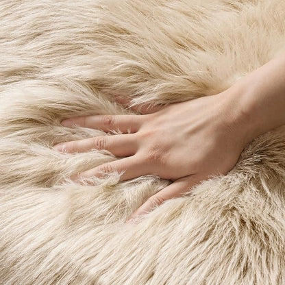 MIULEE Fluffy Rug Soft Shaggy Faux Fur Area Rug Luxury Plush Cloud Shape Carpet for Bedroom Living Room Sofa Chair 2 x 3 Feet, Beige