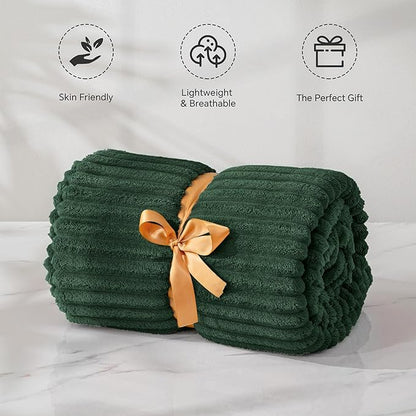 BEDELITE Fleece Throw Blanket for Couch – 3D Ribbed Jacquard Soft and Warm Decorative Fuzzy Blanket – Cozy, Fluffy, Plush Lightweight Emerland Green Throw Blankets for Bed, Sofa, 50x60 inches