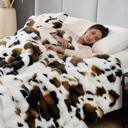 Cozy Bliss Cow Print Faux Fur Throw Blanket for Couch, Fuzzy Soft Plush Thick Bubble Blanket for Sofa Bedroom Living Room, 60x80 Inches