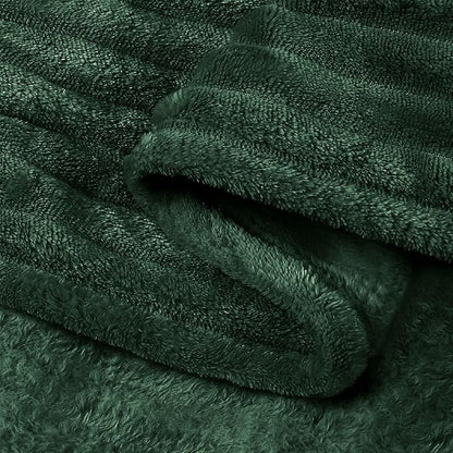 BEDELITE Fleece Throw Blanket for Couch – 3D Ribbed Jacquard Soft and Warm Decorative Fuzzy Blanket – Cozy, Fluffy, Plush Lightweight Emerland Green Throw Blankets for Bed, Sofa, 50x60 inches