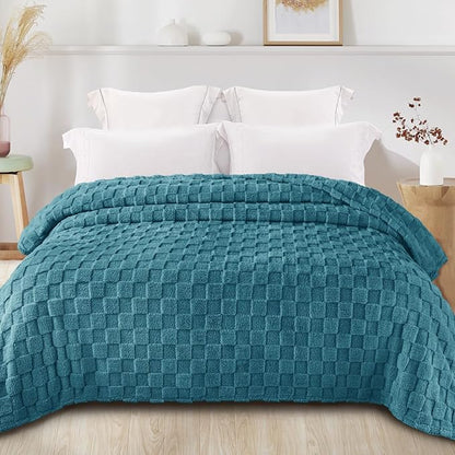 Exclusivo Mezcla King Size Flannel Fleece Blanket, Super Soft and Warm Lightweight Checkered Pattern Blanket for All Seasons, 90x104 Inches, Slate Blue