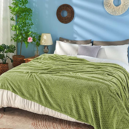 inhand Sage Green Fleece Twin Blanket, Super Soft Flannel Cozy Blankets for Adults, Lightweight Leaves Pattern Fuzzy Blanket for Couch Bed Office, Warm Plush Blankets for All Season, 60x90 Inches