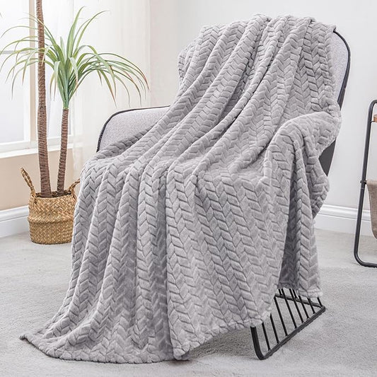 Exclusivo Mezcla Fleece Throw Blanket for Couch and Bed, 50x70 Inches Soft Cozy Jacquard Flannel Blankets, Lightweight Fuzzy Plush Warm Throws for Women, Light Grey