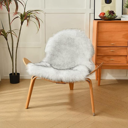 duduta White Black Faux Sheepskin Throw Rug 2x3 ft, Fluffy Shag Fur Chair Cover Small Bedside Dorm Rug Non Slip Machine Washable