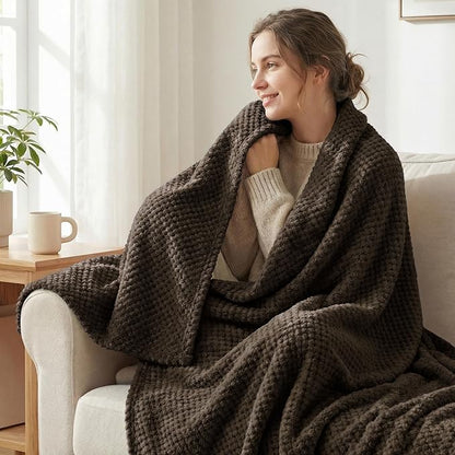 Exclusivo Mezcla Fleece Bed Blanket King Size, Super Soft and Warm Blankets for Couch, Sofa and Bed Waffle Textured, Cozy, Fuzzy and Lightweight (Coffee, 90x104 Inches)