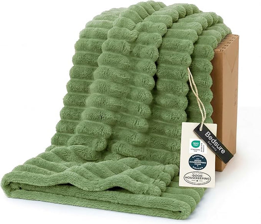 Bedsure GentleSoft Reseda Twin XL Blanket for Bed - Cozy Soft Blankets for Women, Cute Small Fleece Throws for Girls, Birthday Gifts for Women Decor Gifts for Mom, 66x90 Inches