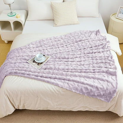 Aganear Flannel Throw Blanket - Cozy Soft Fuzzy Throw Blanket for Women Portable Throw Blankets for Couch, Warm Present for Birthday, Christmas, Halloween, Housewarming(50"x60")