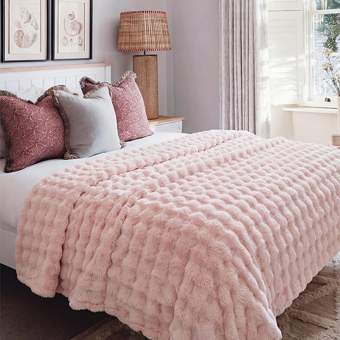 Bedsure 3D Fleece Bubble Blanket - GentleSoft Pink King Blanket for Bed Sofa Girls Room Decor - Luxury Soft Cozy Spring Gifts for Kids Girls, Lightweight, Crystal Pink, 108"×90"