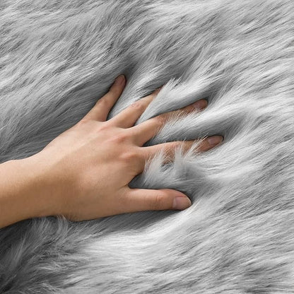 Ciicool Grey Fluffy Round Fur Area Rug for Bedroom, Circle Faux Fur Rugs for Kids Room, Cute Fuzzy Nursery Carpet, Shaggy Circular Rugs Floor Carpets for Teens Girls Rooms Home Decor, 4 x 4 Feet