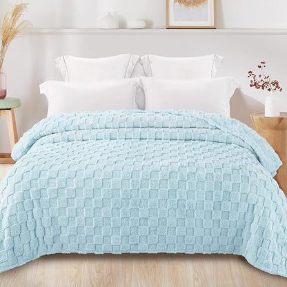 Exclusivo Mezcla King Size Flannel Fleece Blanket, Super Soft and Warm Lightweight Checkered Pattern Blankets for All Seasons, 90x104 Inches, Light Blue