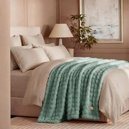Bedsure 3D Fleece Bubble Blanket - GentleSoft Green King Blanket for Bed Sofa Room Decor - Luxury Soft Cozy Gifts for Kids, Lightweight, All Seasons, Sage Green, 108"×90"