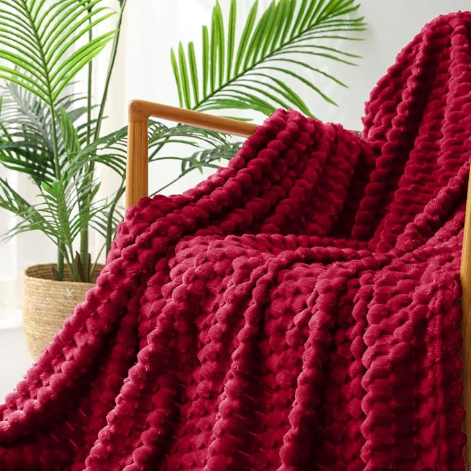 Exclusivo Mezcla Fleece Twin Blanket for Bed, Extra Large Fuzzy Deep Red Bed Blankets, Soft Cozy Plush Sofa Throws for All Seasons, 60x80 Inches