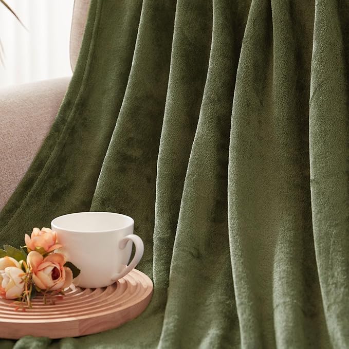 Exclusivo Mezcla Fleece Blanket King Size for Bed, Super Soft and Warm, All Season, Cozy, Plush, Lightweight, 90x104 Inches, Olive Green