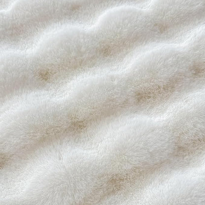 White Rabbit Plush Rug 2'x3', Fluffy Faux Fur Shaggy Area Rug for Nursery, Kids Room Decor, Soft Fuzzy Carpet for Living Room, Bedroom, Teen Girls Room