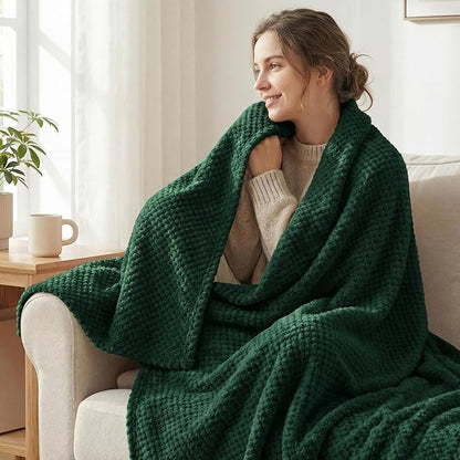 Exclusivo Mezcla Fleece Throw Blanket Extra Large, Super Soft and Warm Blankets for Couch, Sofa and Bed Waffle Textured, Cozy, Fuzzy and Lightweight (Forest Green, 50x70 Inches)