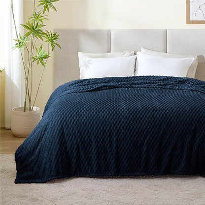 BEDELITE Fleece Blanket - 3D Jacquard Decorative Navy King Size Blankets for Bed, Soft and Cozy Warm Plush Fluffy Blanket All Seasons Suitable, 108x90Inches