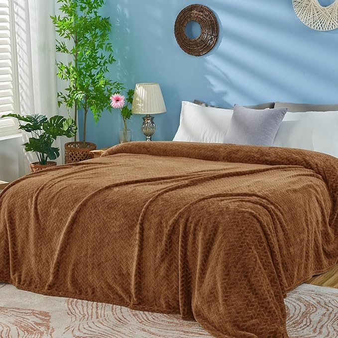 inhand Dark Brown Fleece Queen Blanket for Bed, Super Soft Flannel Cozy Blankets for Adults, Lightweight Leaves Pattern Fuzzy Blanket for Office,Warm Plush Blankets for All Season, 90x90 Inches