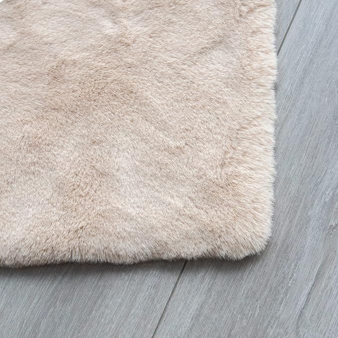 ORINOVA 5x8 Area Rug Light Brown Beige Plush Shaggy Rugs for Bedroom Washable Faux Rabbit Fur Rug for Living Room Fluffy Large Nursery Rug Home Décor