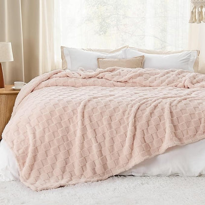 Bedsure GentleSoft Full Size Blankets for Bed Light Pink - Super Soft Cozy Fleece Blanket for Kids Girls, Large Fuzzy Throws for Bedroom Decor, 84x90 Inches