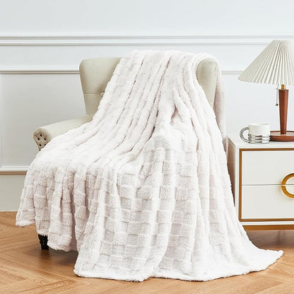 Aganear Flannel Throw Blanket - Cozy Soft Lightweight Fuzzy Checkered Throw Blanket for Women Portable Throw Blankets for Couch, Warm Present for Birthday, Christmas(50"x70", Cream White)