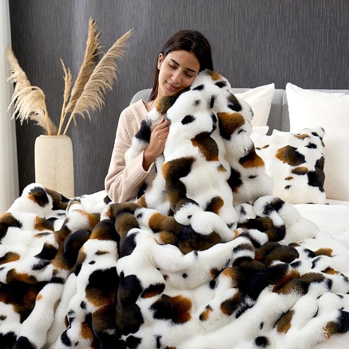 Cozy Bliss Cow Print Faux Fur Throw Blanket for Couch, Fuzzy Soft Plush Thick Bubble Blanket for Sofa Bedroom Living Room, 60x80 Inches