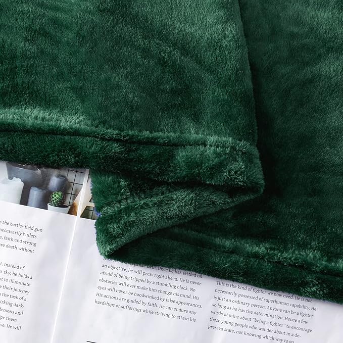 Forest Green Flannel Fleece Throw Blanket Throw Size(50 by 60 Inches),Green Throw Blanket for Couch Sofa Bed 280GSM,Super Soft Plush Cozy and Lightweight Warm Bed Blanket for All Season