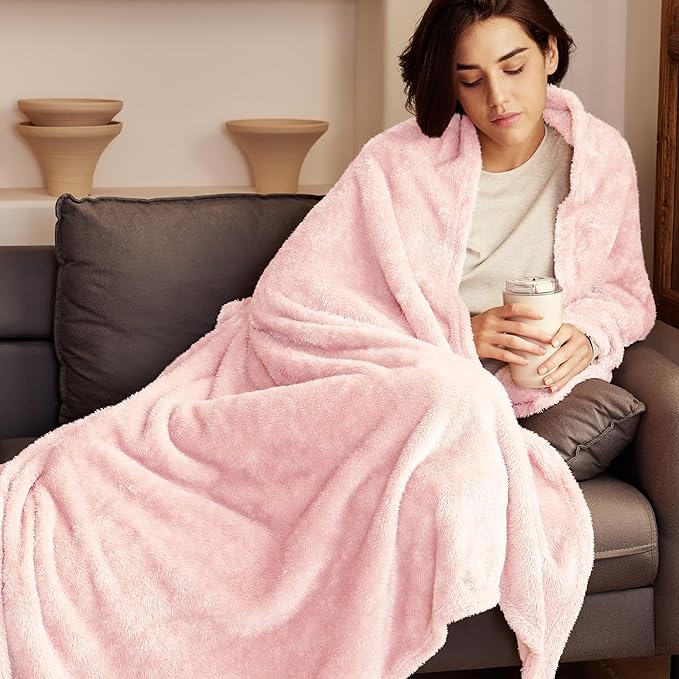 Exclusivo Mezcla Plush Fuzzy Fleece Bed Blanket Twin Size, Super Soft, Fluffy and Warm Blankets for Couch, Bed, All Season (Light Pink, 90x66 Inches)
