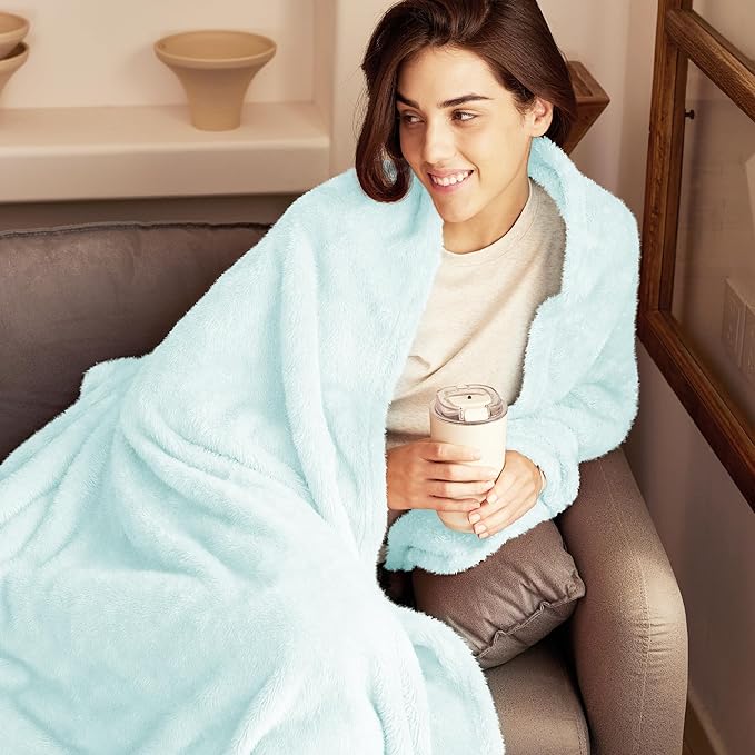 Exclusivo Mezcla Plush Fuzzy Fleece Throw Blanket Extra Large, Super Soft, Fluffy and Warm Blankets for Couch, Bed, All Season (Mint Green, 50x70 inches)
