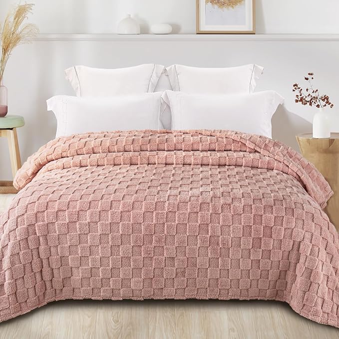 Exclusivo Mezcla Queen Size Flannel Fleece Blanket, Super Soft and Warm Lightweight Checkered Pattern Blankets for All Seasons, 90x90 Inches, Pink
