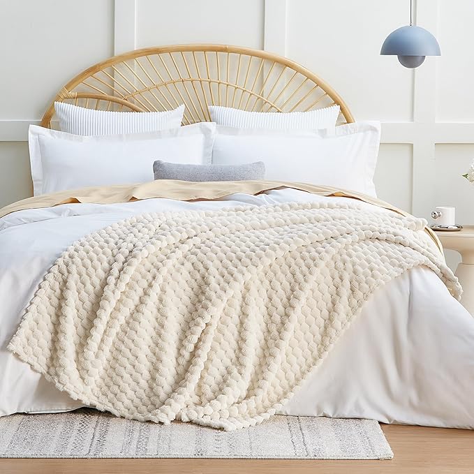 EXQ Home Fleece Throw Blanket for Couch or Bed - 3D Imitation Turtle Shell Jacquard Decorative Blankets - Cozy Soft Lightweight Fuzzy Flannel Blanket Suitable for All Seasons(50"×60",Cream)