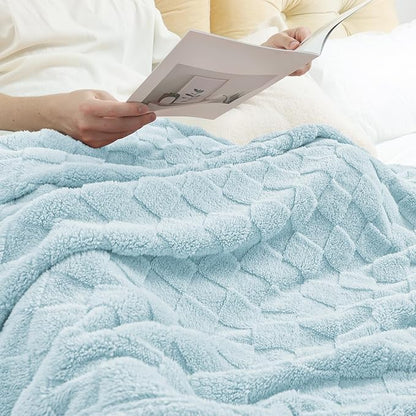 Exclusivo Mezcla Fleece Throw Blanket for Couch,Super Soft and Warm Lightweight Checkered Pattern Blankets for All Seasons, 50x60 Inches, Light Blue