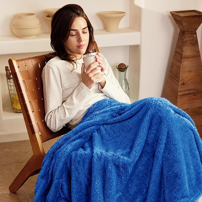 Exclusivo Mezcla Plush Fuzzy Fleece Throw Blanket Extra Large, Super Soft, Fluffy and Warm Blankets for Couch, Bed, All Season (Cobalt Blue, 50x70 inches)