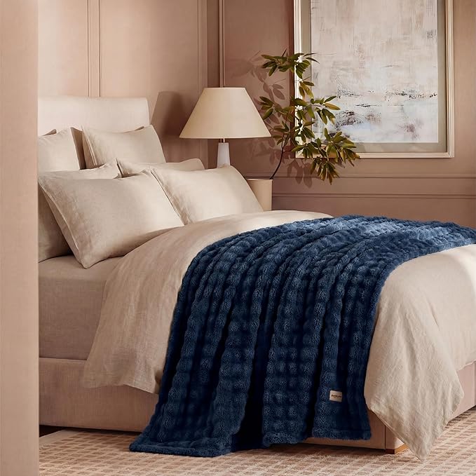 Bedsure 3D Fleece Bubble Blanket - GentleSoft Blue Queen Blanket for Bed Sofa Room Decor - Luxury Soft Cozy Gifts for Kids Girls, Lightweight, All Seasons, Navy Blue, 90"×90"