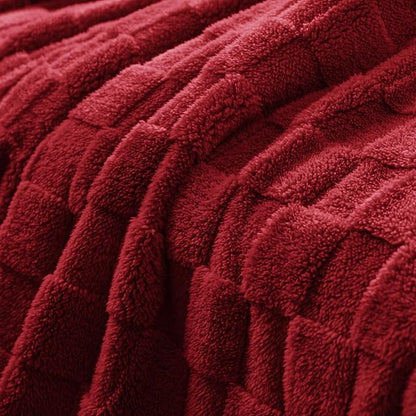 Exclusivo Mezcla Fleece Throw Blanket for Couch,Super Soft and Warm Lightweight Checkered Pattern Blankets for All Seasons, 50x60 Inches, Deep Red