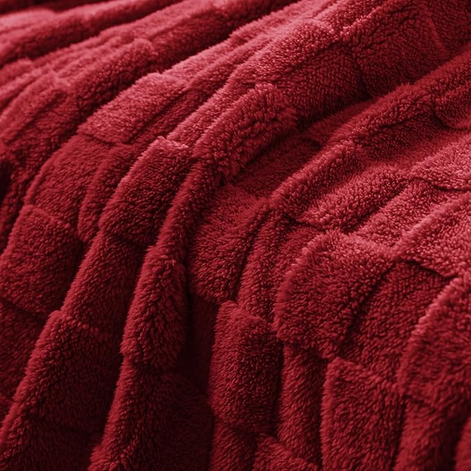 Exclusivo Mezcla Queen Size Flannel Fleece Blanket, Super Soft and Warm Lightweight Checkered Pattern Blankets for All Seasons, 90x90 Inches, Deep Red