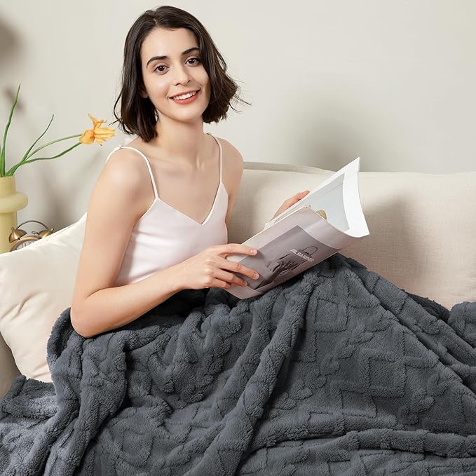 Aganear Flannel Throw Blanket - Cozy Soft Lightweight Fuzzy Throw Blanket for Women Portable Throw Blankets for Couch, Warm Present for Birthday, Christmas, Halloween, Housewarming(50"x60", Gray)