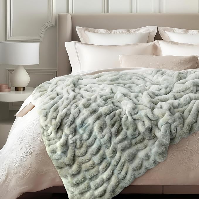 Ultra Soft Cozy Faux Fur Throw Blanket, Fuzzy Plush Thick Fur Blanket, Oversize Luxury Fluffy Blanket for Couch, Sofa, Bedroom, and Living Room,50x60 Inches,Double Sided Tie-Dye Light Grey