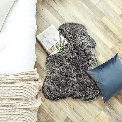 Ashler HOME DECO Soft Fox Faux Fur Chair Couch Cover Area Rug for Bedroom Floor Sofa Living Room Black White 2 x 2.8 ft