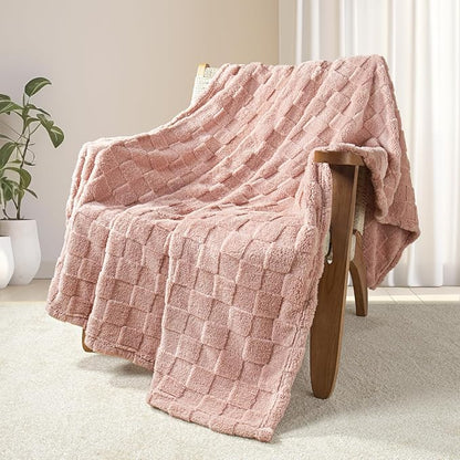 Exclusivo Mezcla Fleece Throw Blanket for Couch,Super Soft and Warm Lightweight Checkered Pattern Blankets for All Seasons,50x60 Inches, Pink