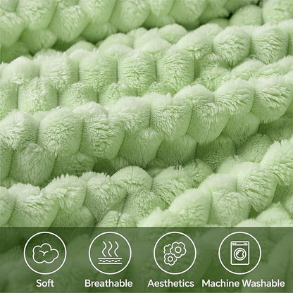 BEDELITE Fleece Throw Blanket for Couch & Bed - 3D Jacquard Decorative Light Green Blanket, Super Soft and Cozy Warm Fuzzy Blanket All Seasons Suitable, 50x60Inches