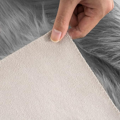Ciicool Faux Fur Rug Grey Fluffy Area Rugs for Bedroom, Thick Fuzzy Shag Rug Furry Bedside Nursery Rug for Living Room Plush Indoor Floor Carpet for Kids Room Teen Dorm, 3x5 ft