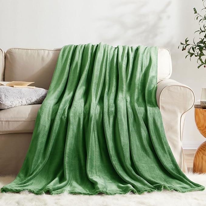 KMUSET Fleece Blanket Throw Size Emerald Lightweight Super Soft Cozy Luxury Bed Blanket Microfiber