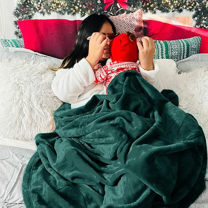 Bedsure GentleSoft Fleece Blankets King Size Emerald Green - Bed Blanket Soft Lightweight Plush Cozy Fuzzy Luxury Microfiber, 108x90 inches