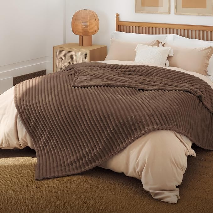 Bedsure GentleSoft Brown Full Blanket for Bed - Cozy Soft Blankets for Women, Cute Small Fleece Throws for Girls, Birthday Gifts for Women Decor Gifts for Mom, 84x90 Inches