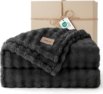 Bedsure 3D Fleece Bubble Blanket - GentleSoft Grey King Blanket for Sofa Bed Room Decor - Luxury Soft Cozy Gifts for Kids, Lightweight, All Seasons, Dark Grey, 108"×90"