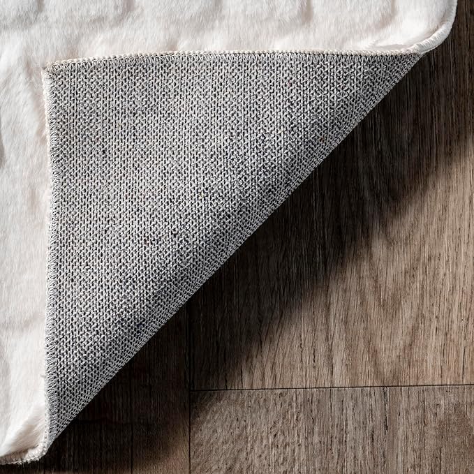 Nuloom Nia White/Ivory, 2' x 3', Cozy Shag, Fluffy and Soft, High Traffic, Stain Resistant, Easy Clean, Durable Machine Washable Area Rug for Bedroom, Living Room, Dining, Den, Foyer, Entryway