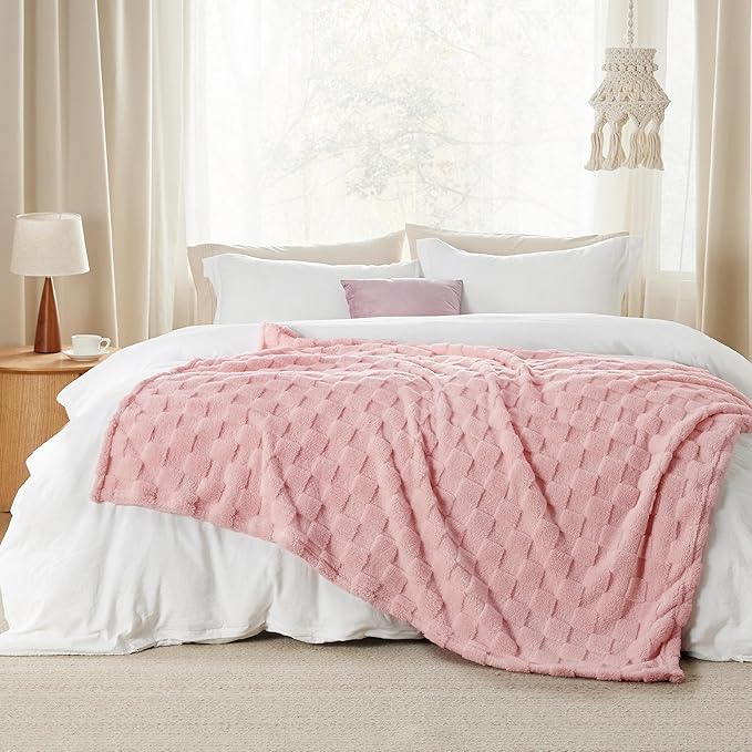 Bedsure GentleSoft Twin Blanket for Bed Pink - Super Soft Cozy Blankets, Cute Fuzzy Fleece Throws for Bedroom Couch, 60x80 Inches